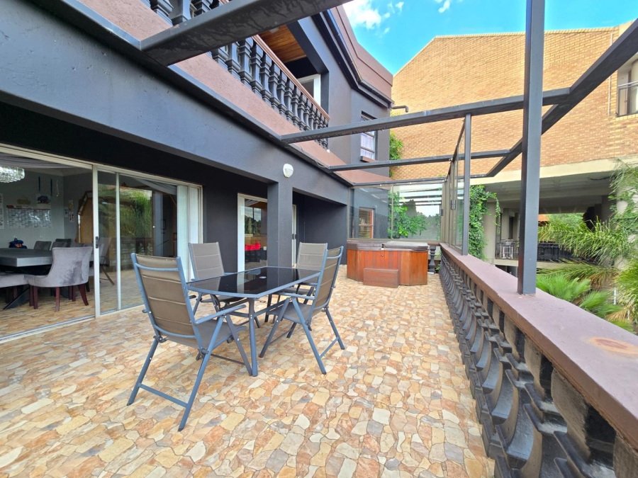 8 Bedroom Property for Sale in Bassonia Gauteng