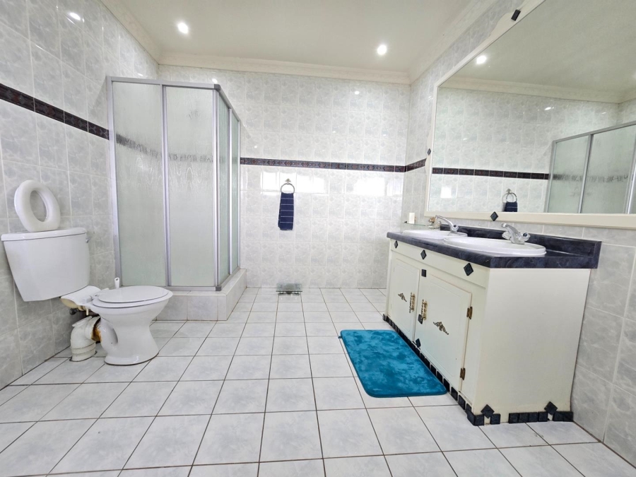 8 Bedroom Property for Sale in Bassonia Gauteng