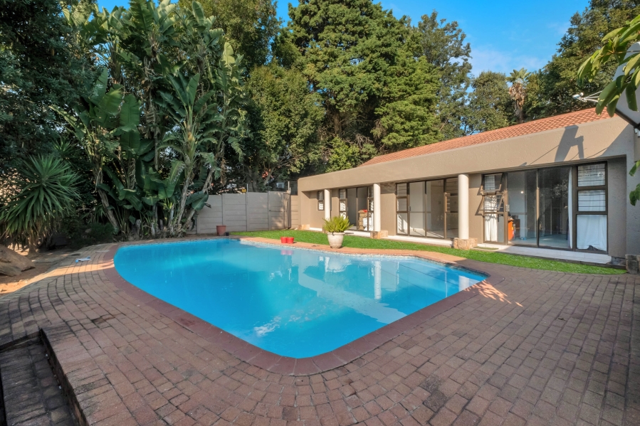 4 Bedroom Property for Sale in Gallo Manor Gauteng