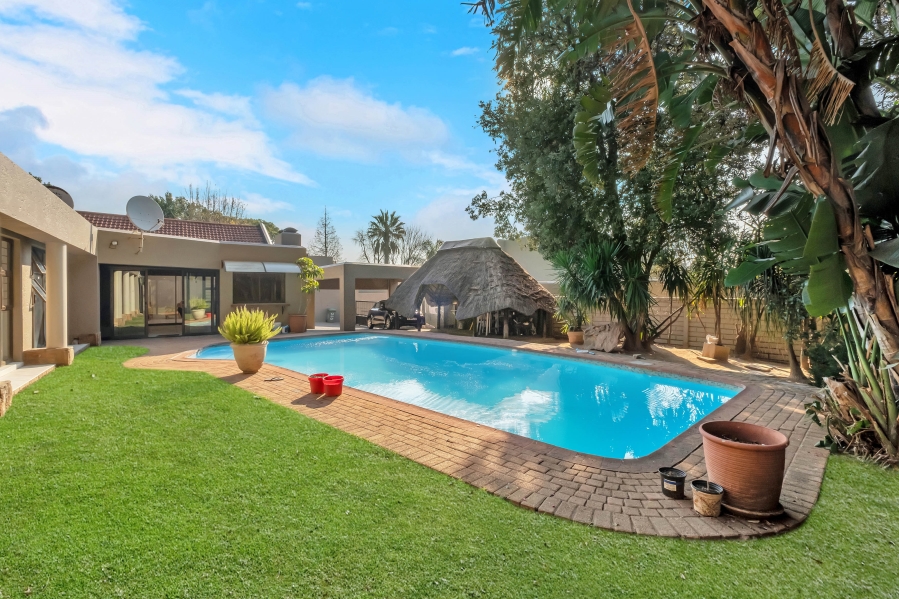 4 Bedroom Property for Sale in Gallo Manor Gauteng