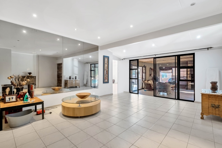 4 Bedroom Property for Sale in Gallo Manor Gauteng