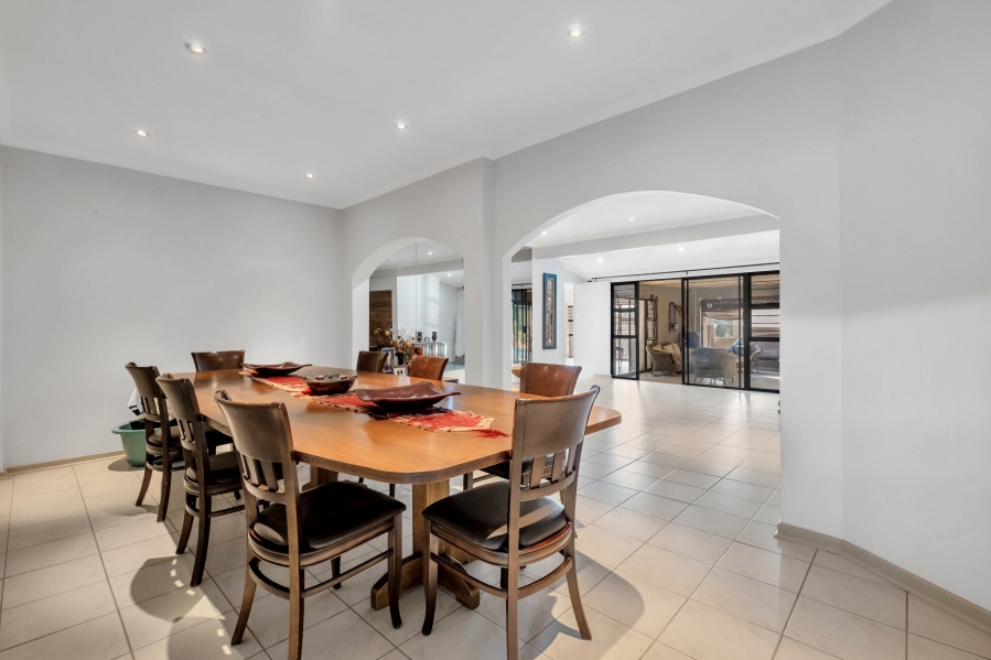 4 Bedroom Property for Sale in Gallo Manor Gauteng