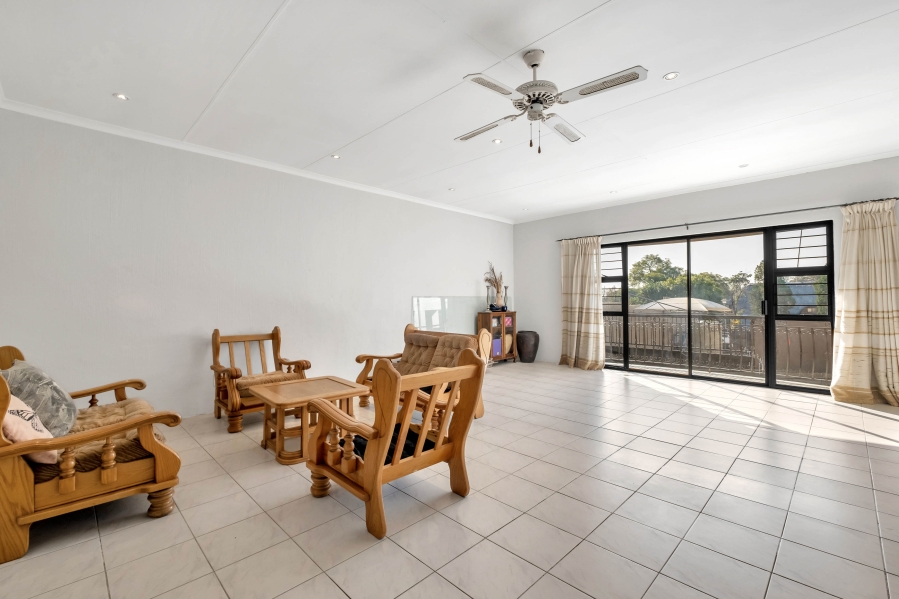 4 Bedroom Property for Sale in Gallo Manor Gauteng