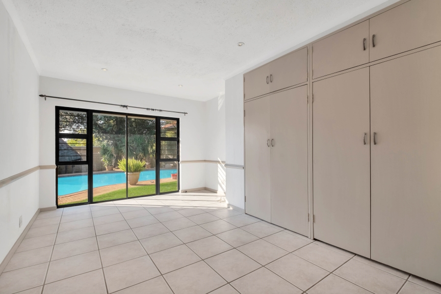4 Bedroom Property for Sale in Gallo Manor Gauteng