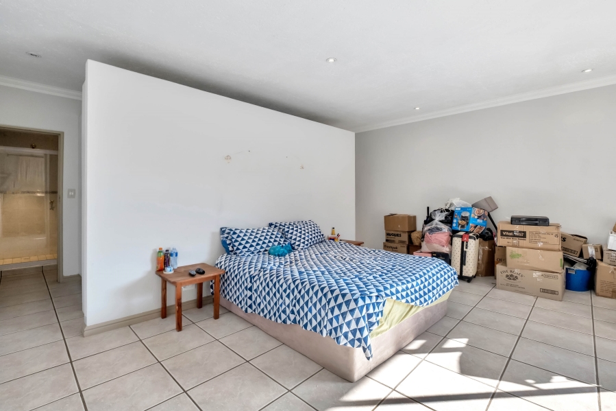 4 Bedroom Property for Sale in Gallo Manor Gauteng