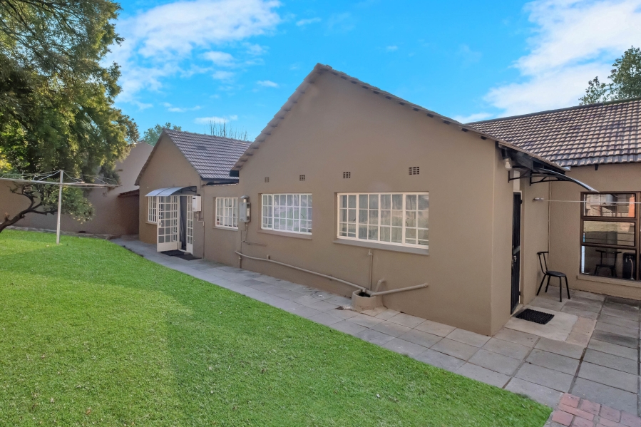 4 Bedroom Property for Sale in Gallo Manor Gauteng