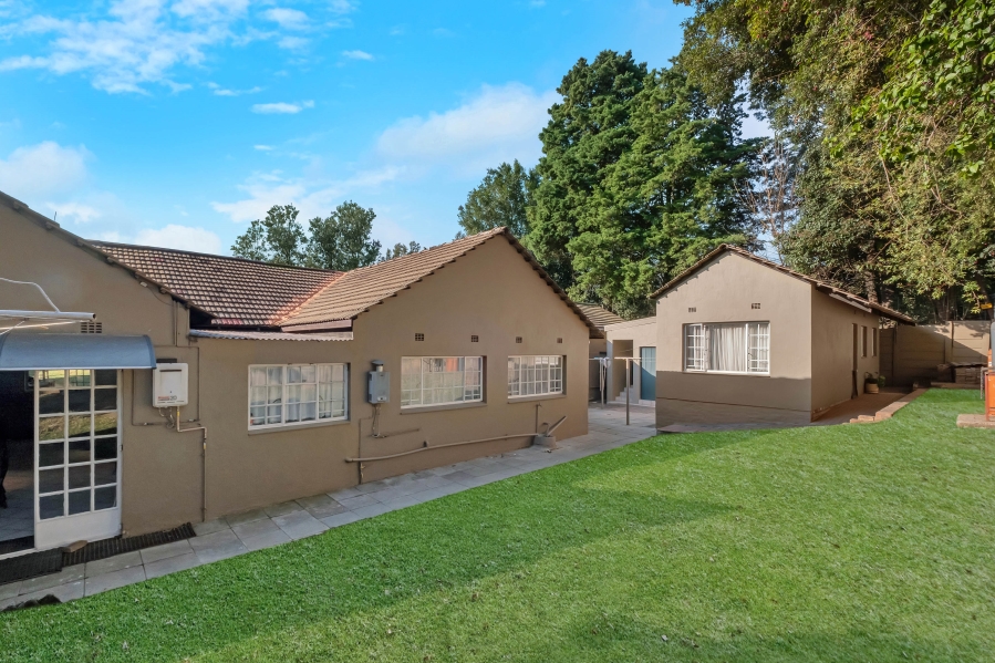 4 Bedroom Property for Sale in Gallo Manor Gauteng