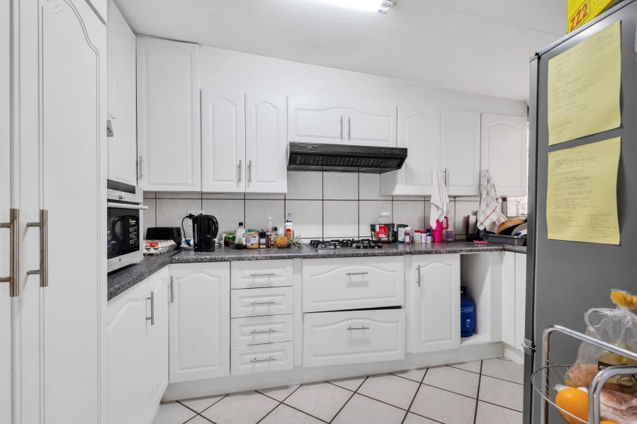 4 Bedroom Property for Sale in Gallo Manor Gauteng