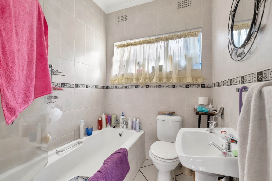 4 Bedroom Property for Sale in Gallo Manor Gauteng