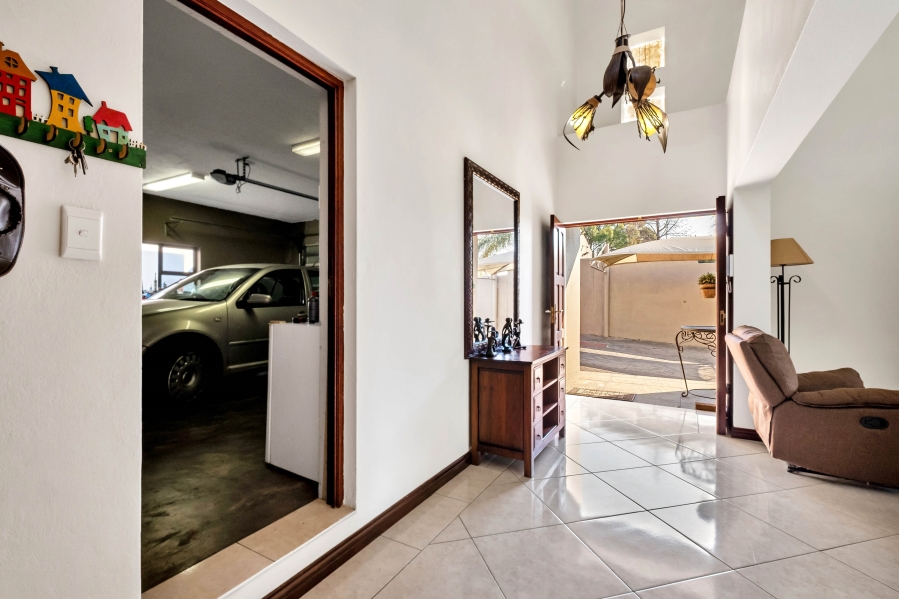 4 Bedroom Property for Sale in Gallo Manor Gauteng