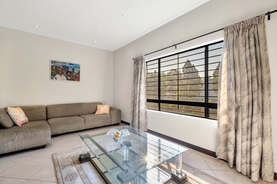 4 Bedroom Property for Sale in Gallo Manor Gauteng