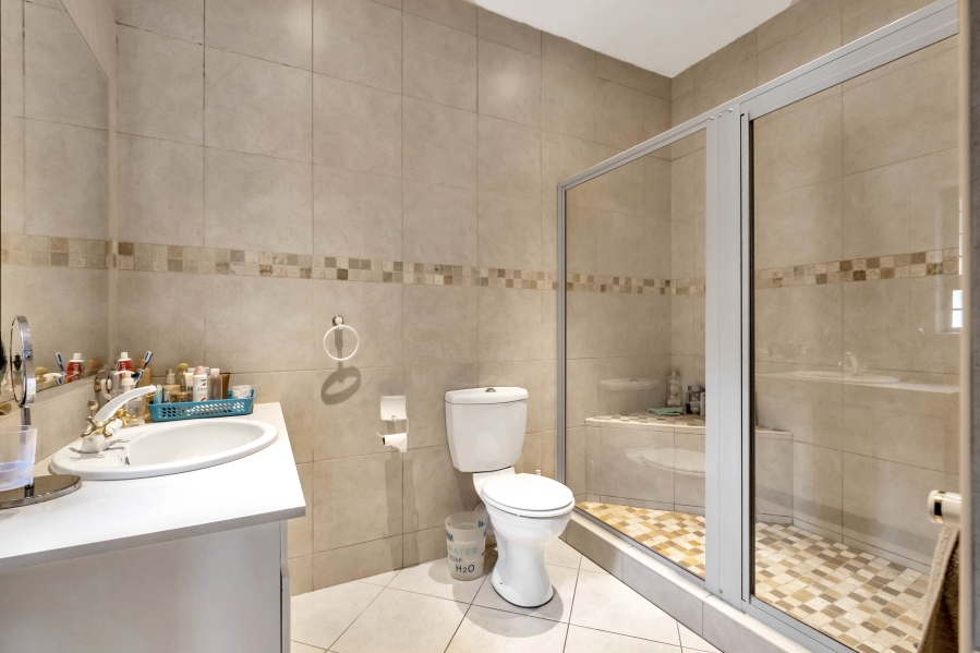 4 Bedroom Property for Sale in Gallo Manor Gauteng