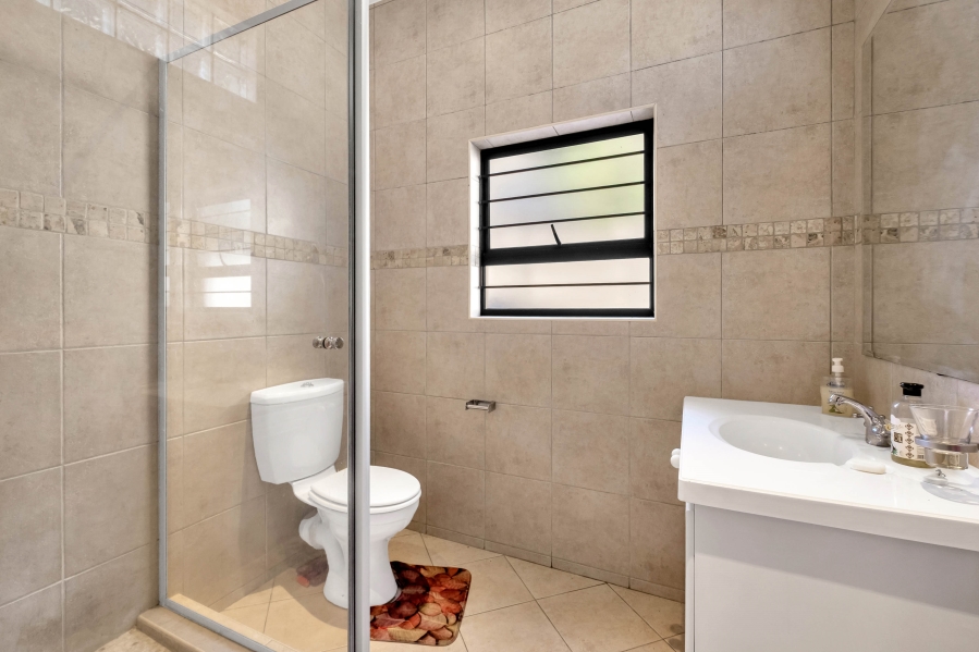 4 Bedroom Property for Sale in Gallo Manor Gauteng
