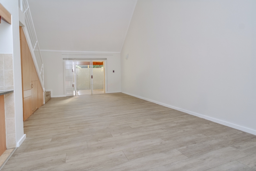 To Let 3 Bedroom Property for Rent in Bromhof Gauteng