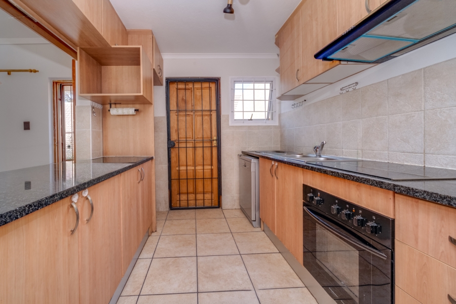 To Let 3 Bedroom Property for Rent in Bromhof Gauteng