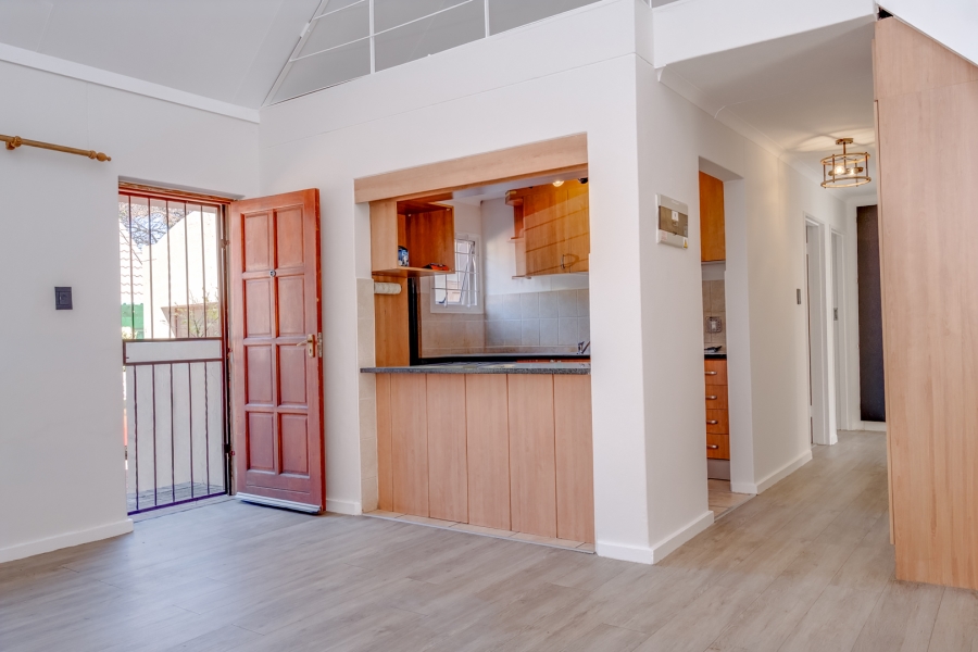 To Let 3 Bedroom Property for Rent in Bromhof Gauteng