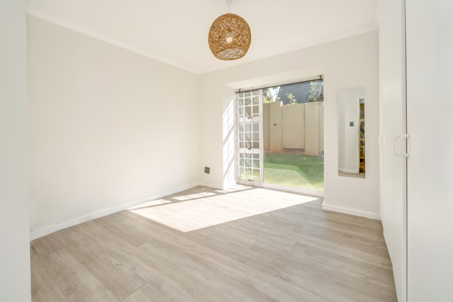 To Let 3 Bedroom Property for Rent in Bromhof Gauteng