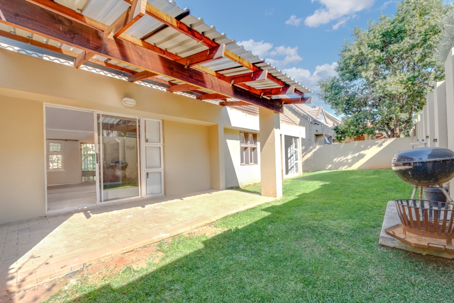 To Let 3 Bedroom Property for Rent in Bromhof Gauteng