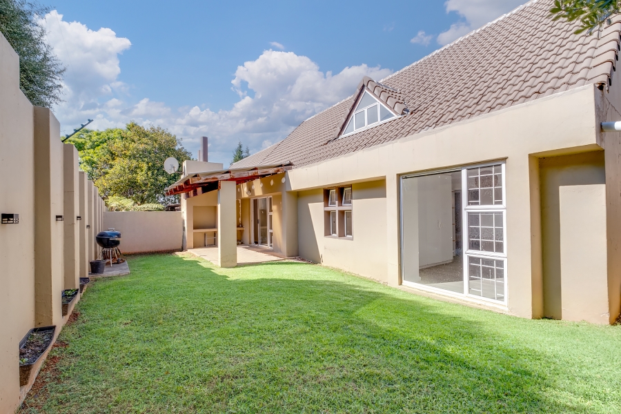 To Let 3 Bedroom Property for Rent in Bromhof Gauteng