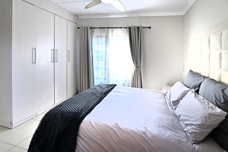 2 Bedroom Property for Sale in Crowthorne AH Gauteng