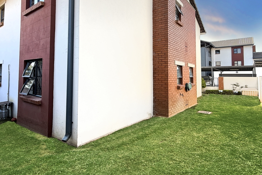 2 Bedroom Property for Sale in Crowthorne AH Gauteng