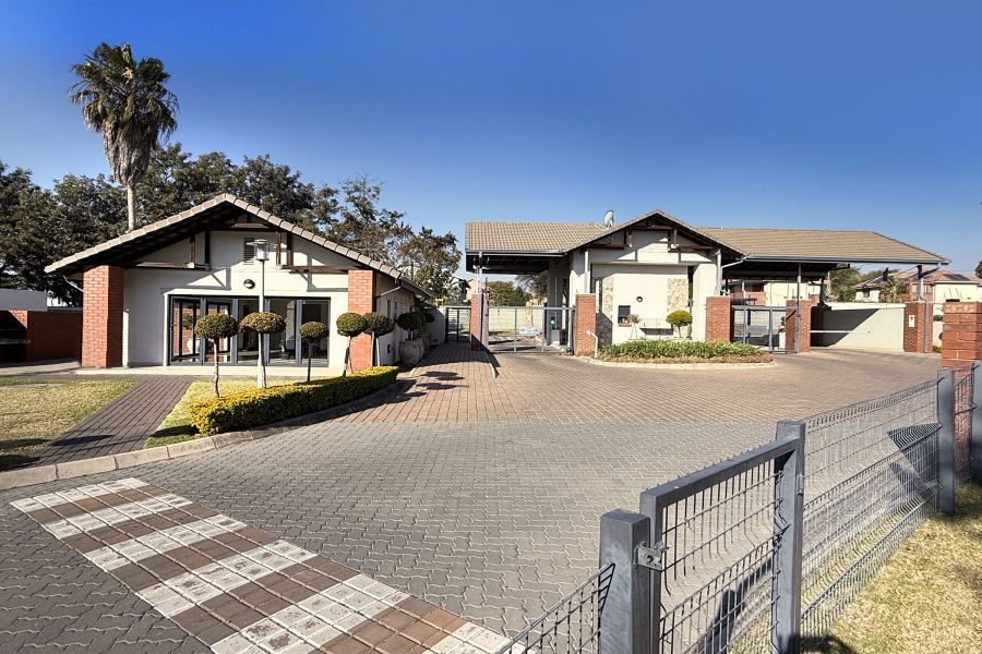 2 Bedroom Property for Sale in Crowthorne AH Gauteng