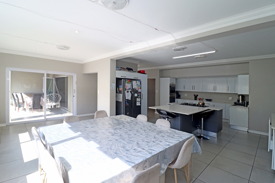 4 Bedroom Property for Sale in Glenhazel Gauteng