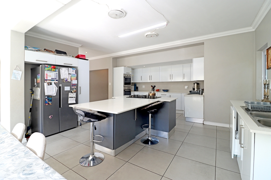 4 Bedroom Property for Sale in Glenhazel Gauteng
