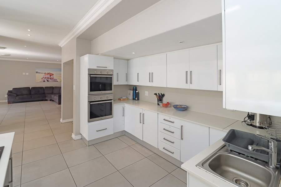 4 Bedroom Property for Sale in Glenhazel Gauteng