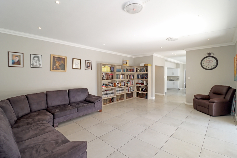 4 Bedroom Property for Sale in Glenhazel Gauteng
