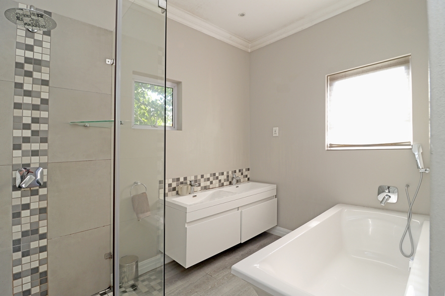 4 Bedroom Property for Sale in Glenhazel Gauteng