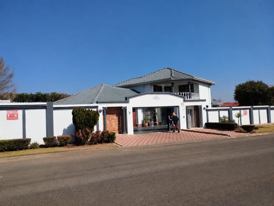 4 Bedroom Property for Sale in Brackendowns Gauteng