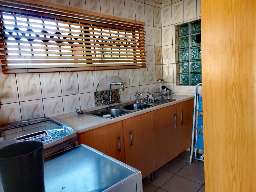 4 Bedroom Property for Sale in Brackendowns Gauteng