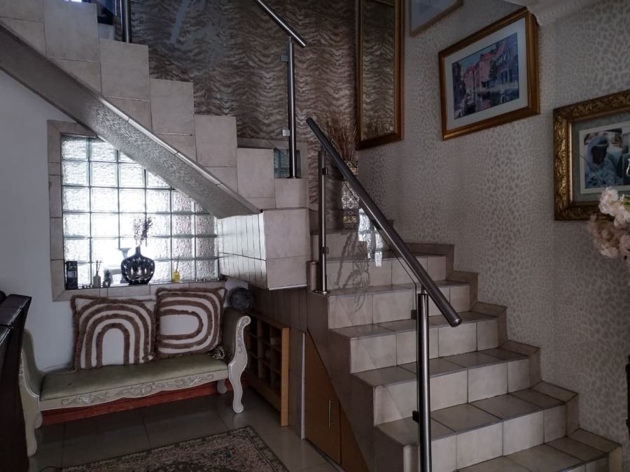4 Bedroom Property for Sale in Brackendowns Gauteng