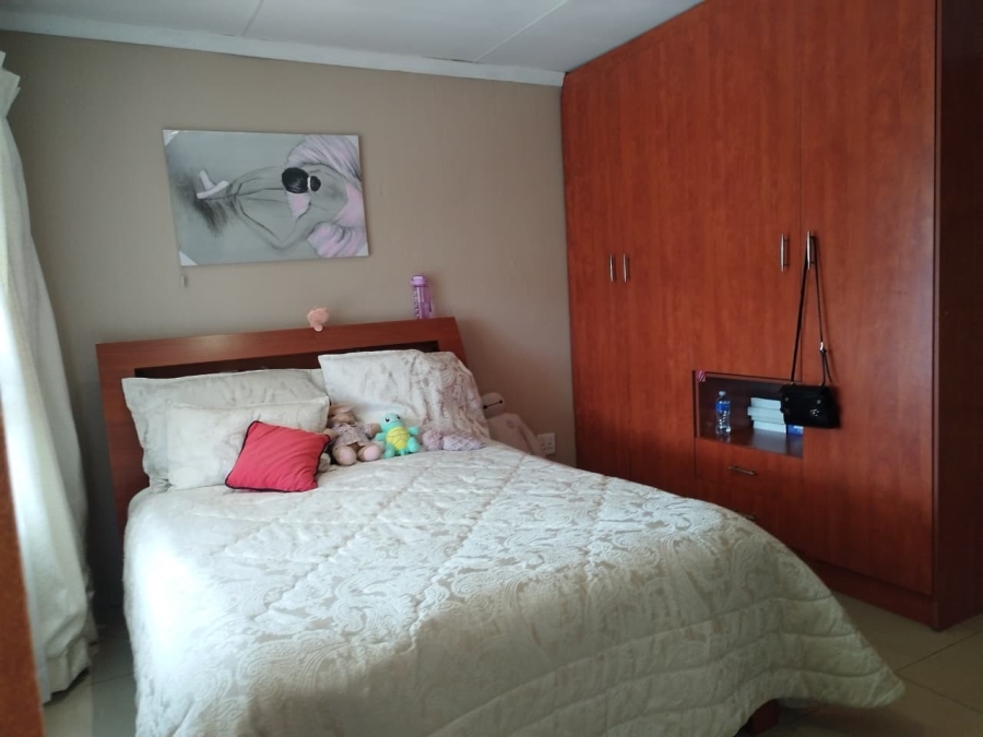 4 Bedroom Property for Sale in Brackendowns Gauteng
