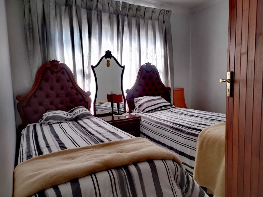 4 Bedroom Property for Sale in Brackendowns Gauteng