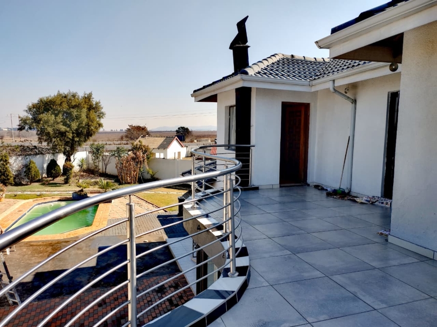 4 Bedroom Property for Sale in Brackendowns Gauteng