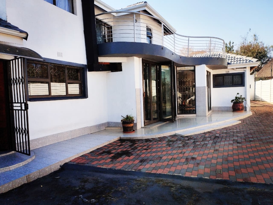 4 Bedroom Property for Sale in Brackendowns Gauteng