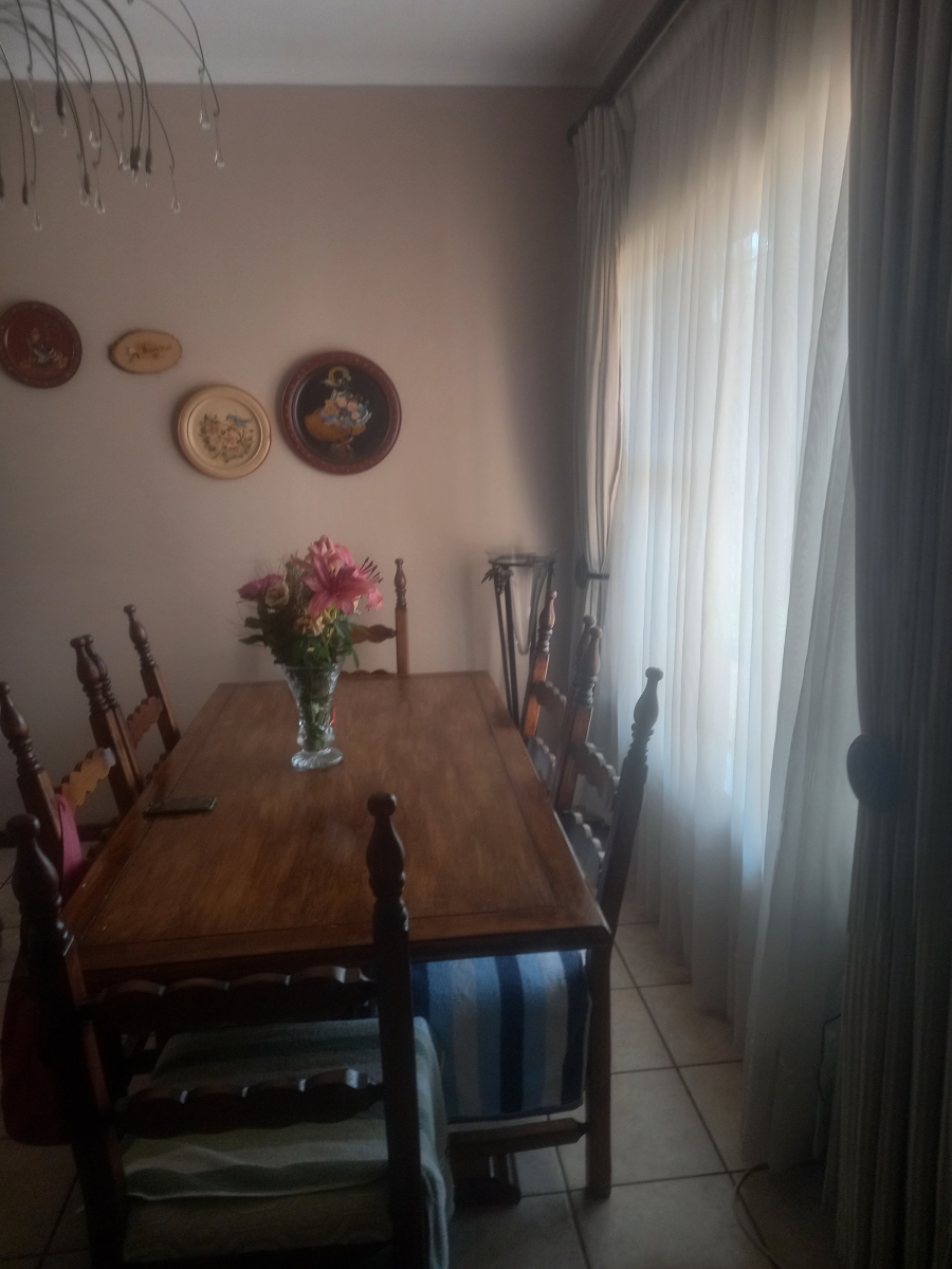 7 Bedroom Property for Sale in Birchleigh Gauteng