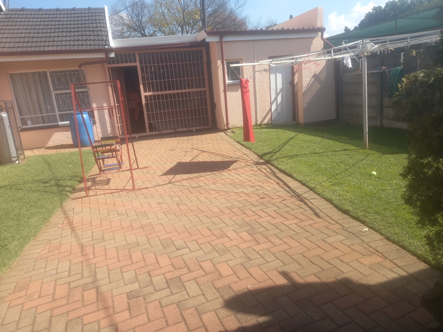 7 Bedroom Property for Sale in Birchleigh Gauteng