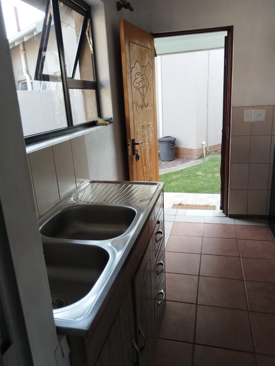 To Let 1 Bedroom Property for Rent in Birchleigh Gauteng