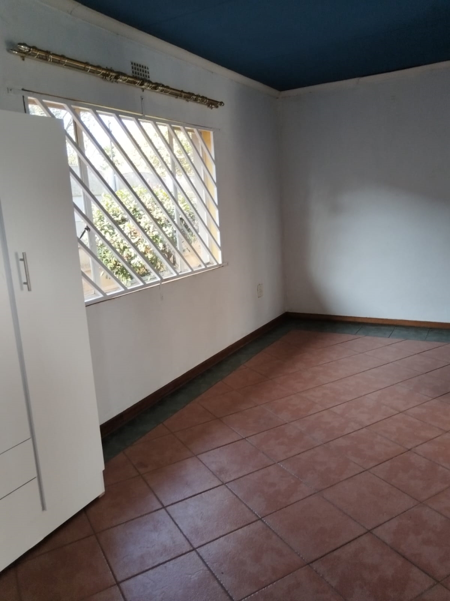 To Let 1 Bedroom Property for Rent in Birchleigh Gauteng