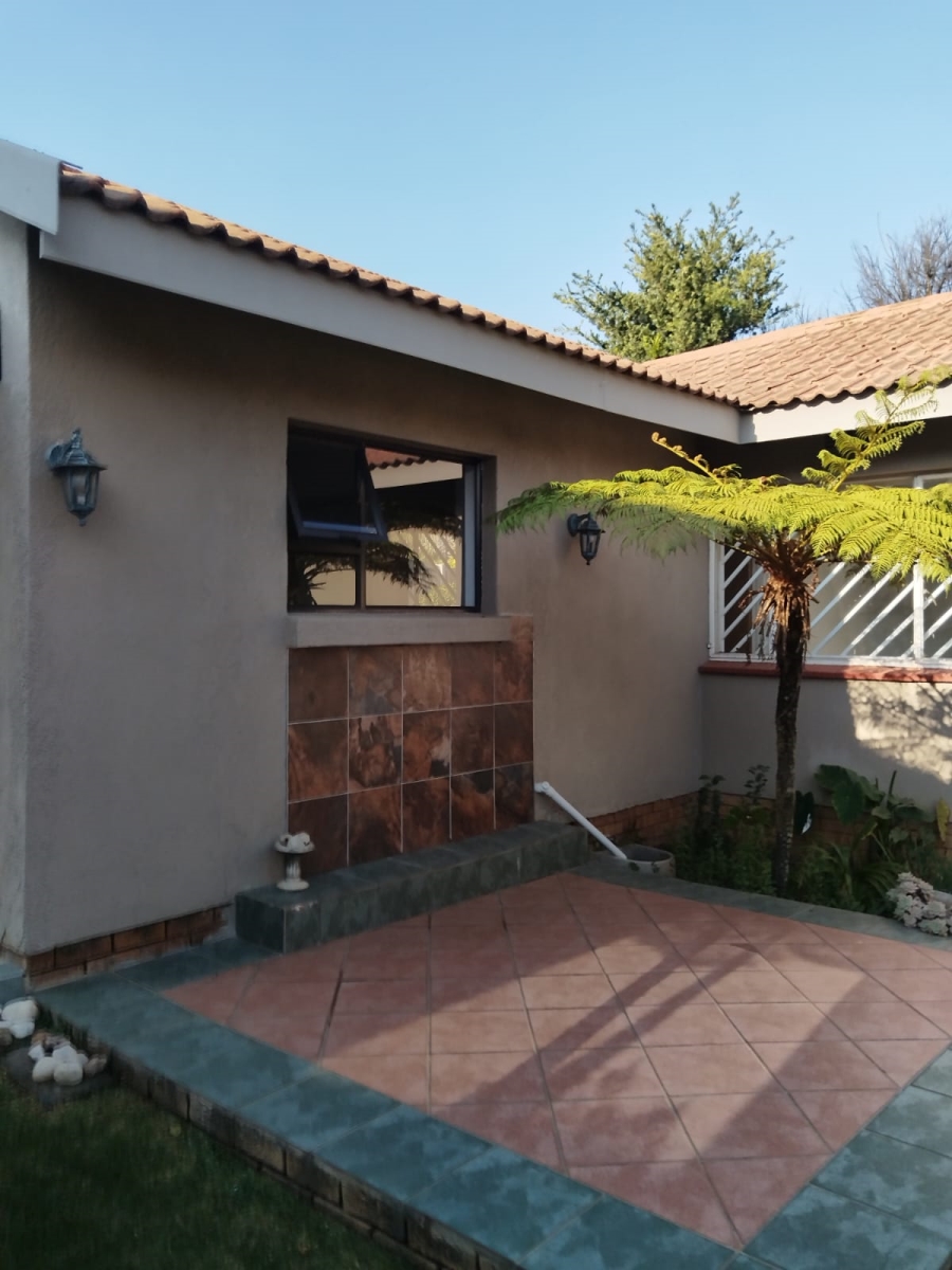 To Let 1 Bedroom Property for Rent in Birchleigh Gauteng