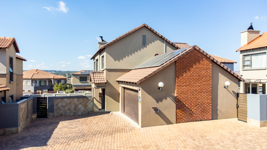3 Bedroom Property for Sale in Rua Vista Gauteng