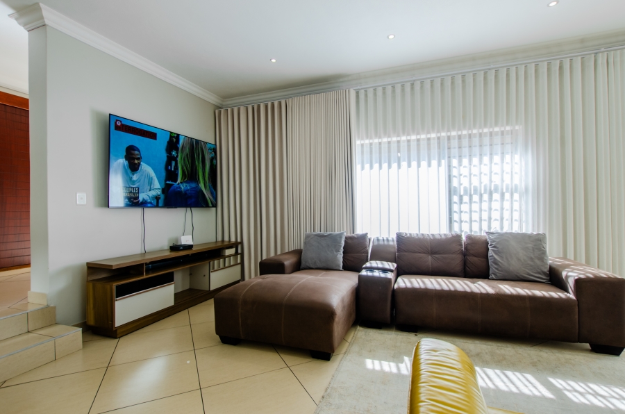 3 Bedroom Property for Sale in Rua Vista Gauteng