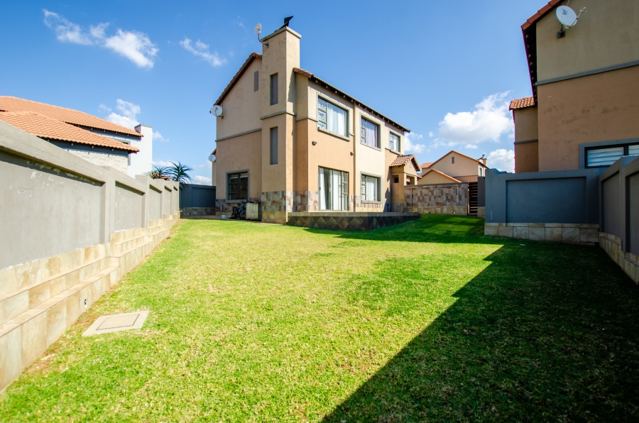 3 Bedroom Property for Sale in Rua Vista Gauteng