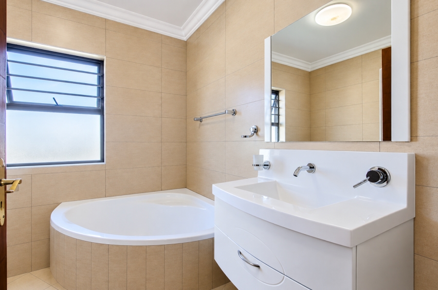 3 Bedroom Property for Sale in Rua Vista Gauteng