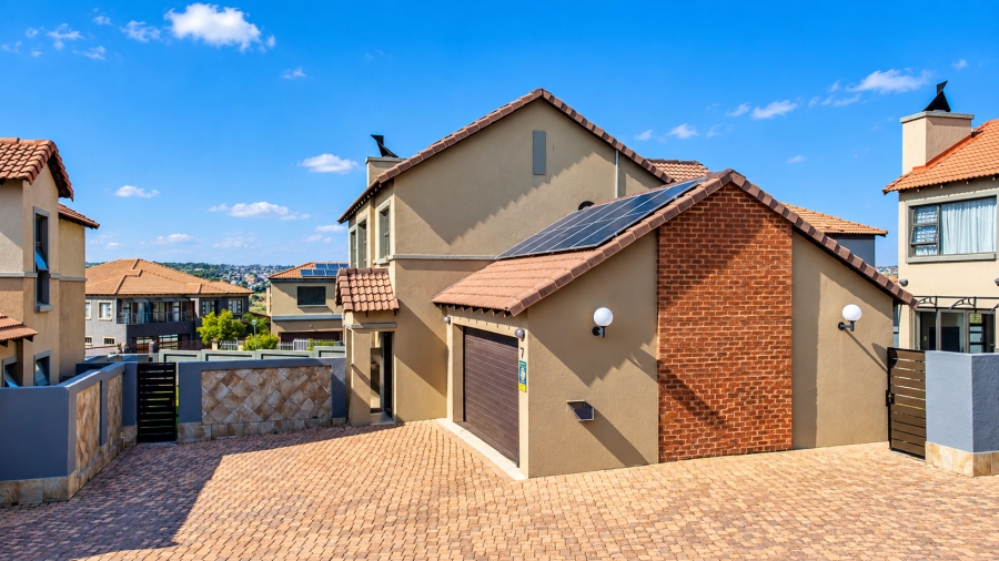 3 Bedroom Property for Sale in Rua Vista Gauteng