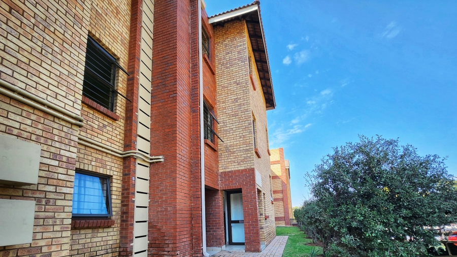 1 Bedroom Property for Sale in Olivedale Gauteng