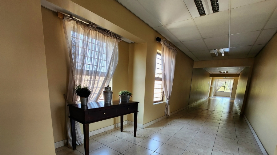 1 Bedroom Property for Sale in Olivedale Gauteng